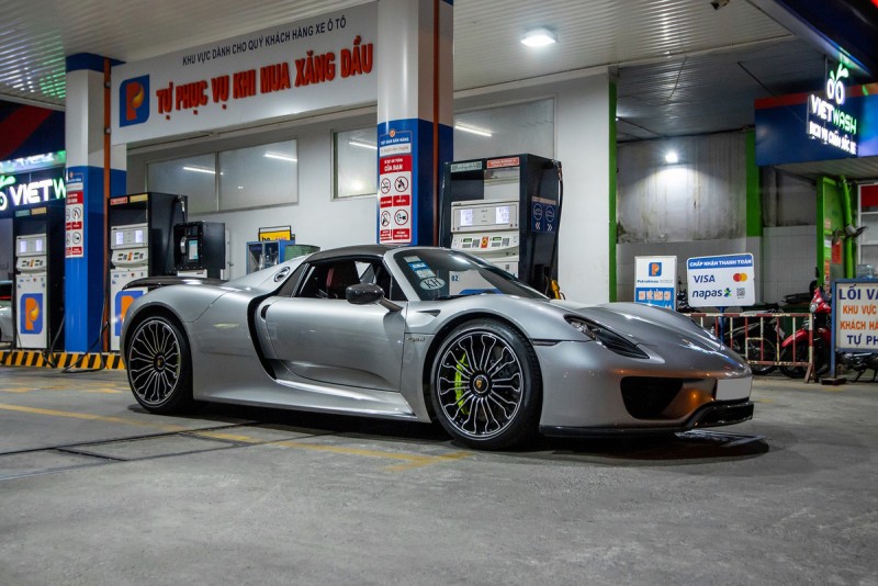 Porsche 918 Spyder bất ngờ xuất hiện tại TP.HCM
