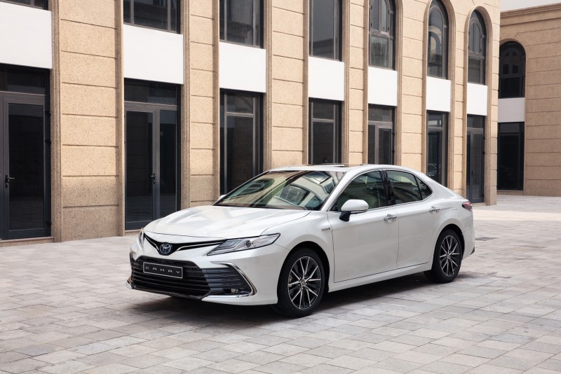 Giá xe Toyota tăng mạnh từ đầu tháng 4, mức tăng cao nhất lên đến 90 triệu đồng