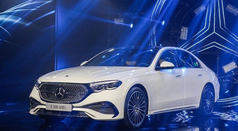 Mercedes E-Class W214 Ra Mắt: Giá Từ 2,449 Tỷ Đồng