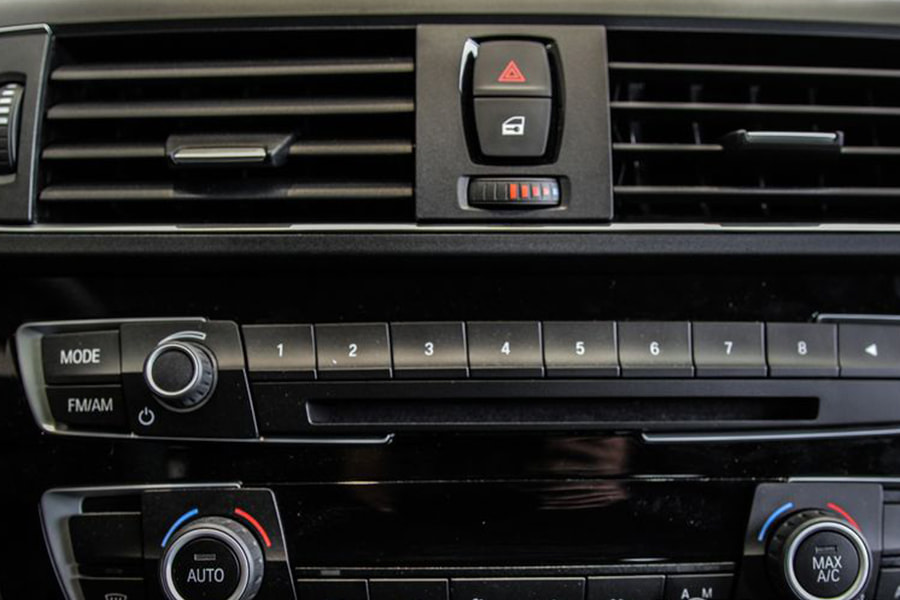 Trang bị tiện nghi giải trí bmw 118i