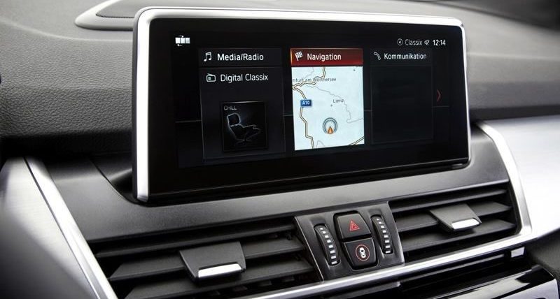 Trang bị tiện nghi giải trí bmw 218i 
