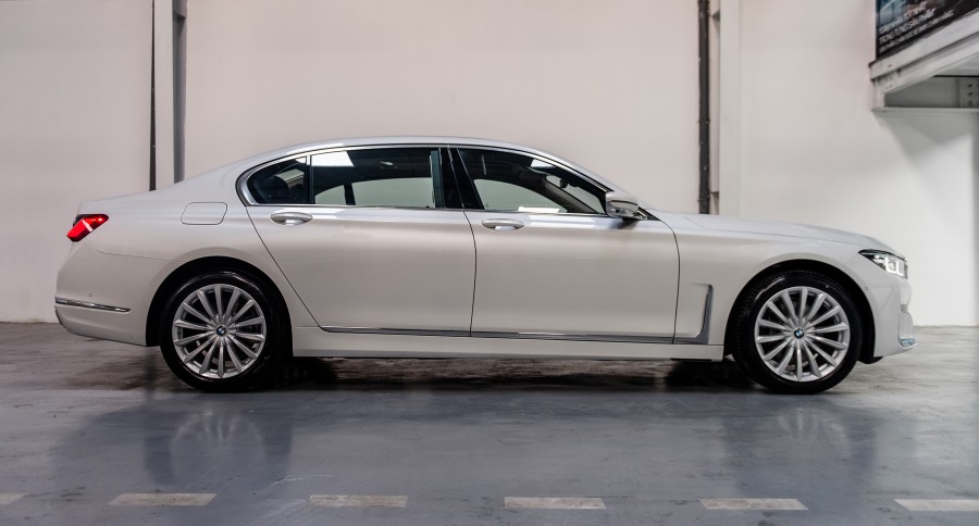Thiết kế thân xe bmw 740li