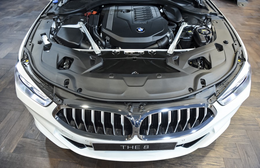 Động cơ vận hành bmw 840i gran coupe