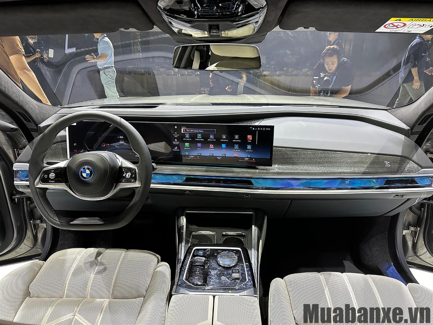 tap lo xe bmw i7