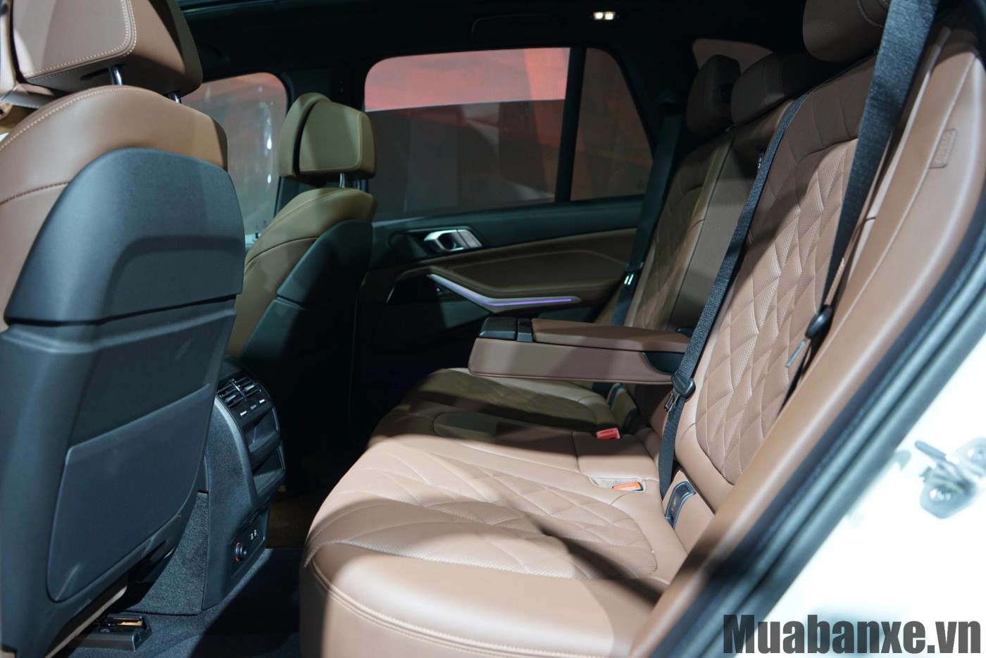 ghe hanh khach tren xe bmw x5