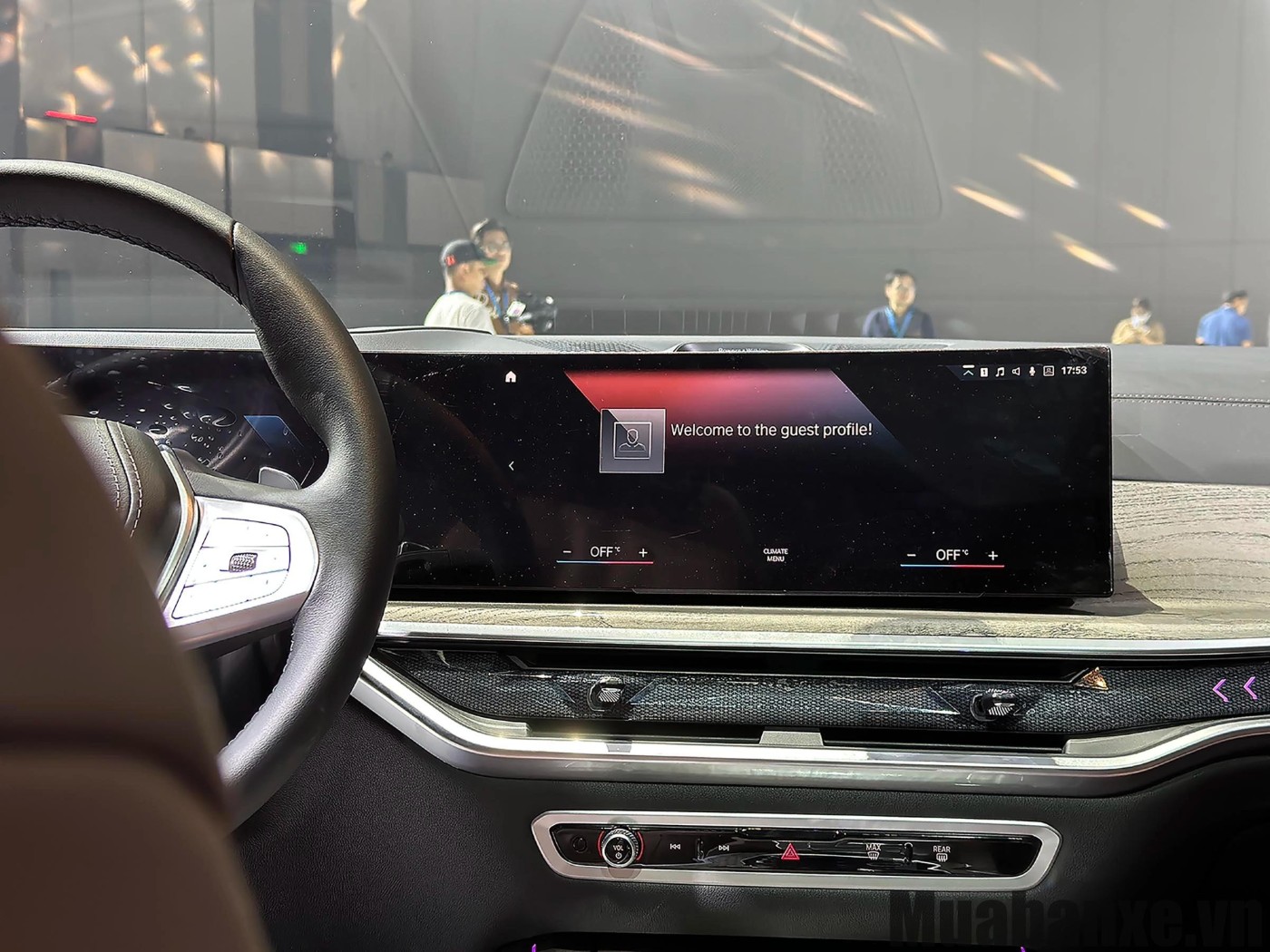 tien nghi tren xe bmw x7